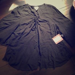 Black Quarter Sleeve Flowy Shirt